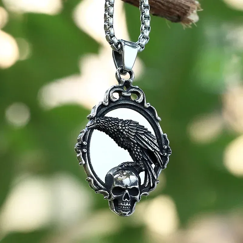 Gothic Edelstahl 2022 Neu Kommen Mode Schädel Kopf Mit Krähe Anhänger Halskette Männer Frauen Spiegel Charme Weihnachten Schmuck