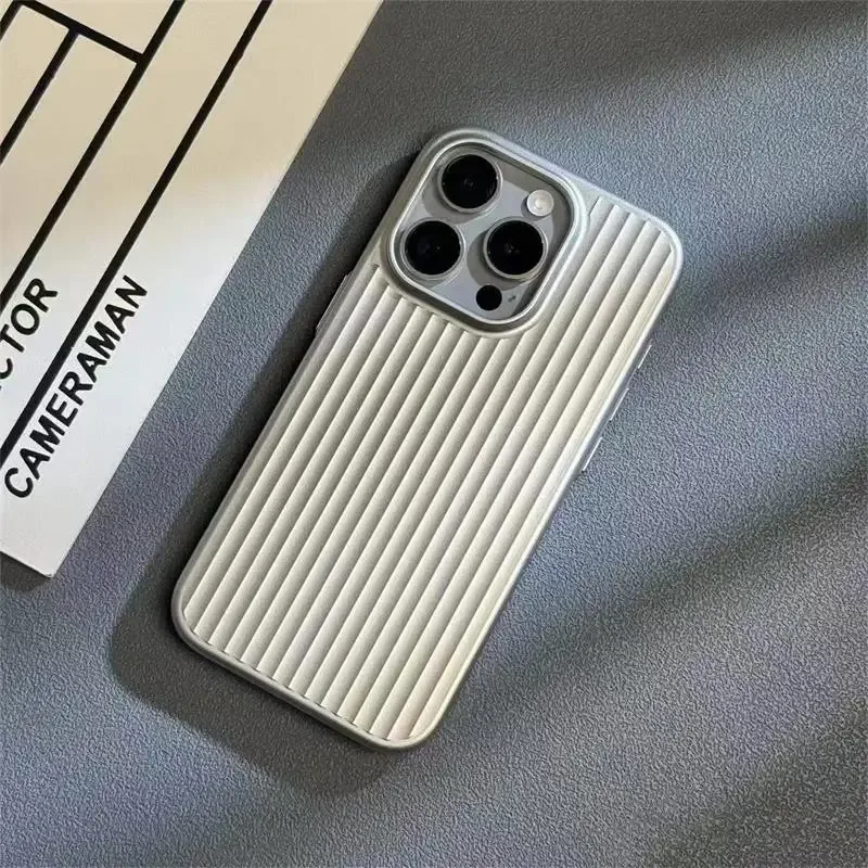 Luxuriöse Streifen-Rüstungshülle mit metallischer Farbe für iPhone 13, 14, 15, 16, 17, Pro Max Plus, stoßfeste Kamera, schützende, schlanke, matte PC-Abdeckung