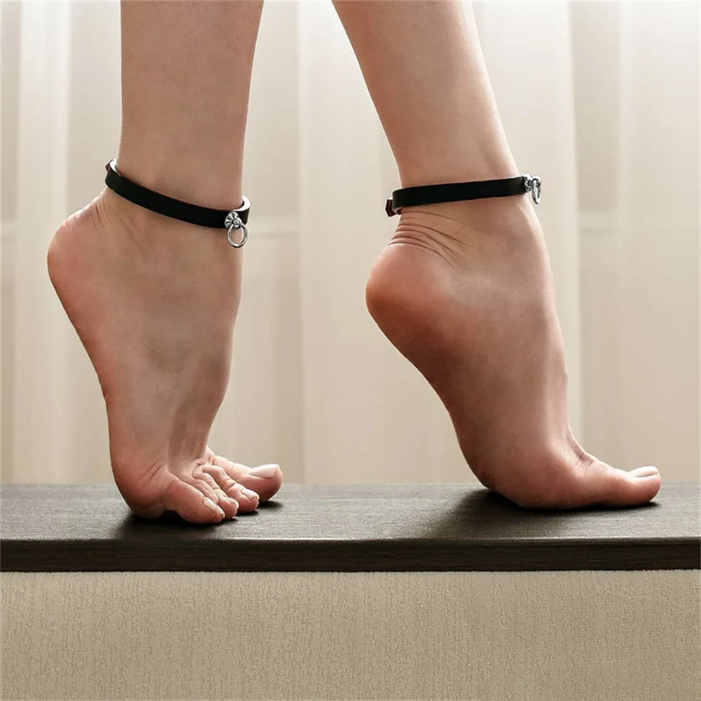 Knöchelgürtel Schwarz O-Ring Knöchel Punk Leder Feder Fußkettchen Herren Damen Legierung Anhänger Zubehör YK2 Knöchelgürtel