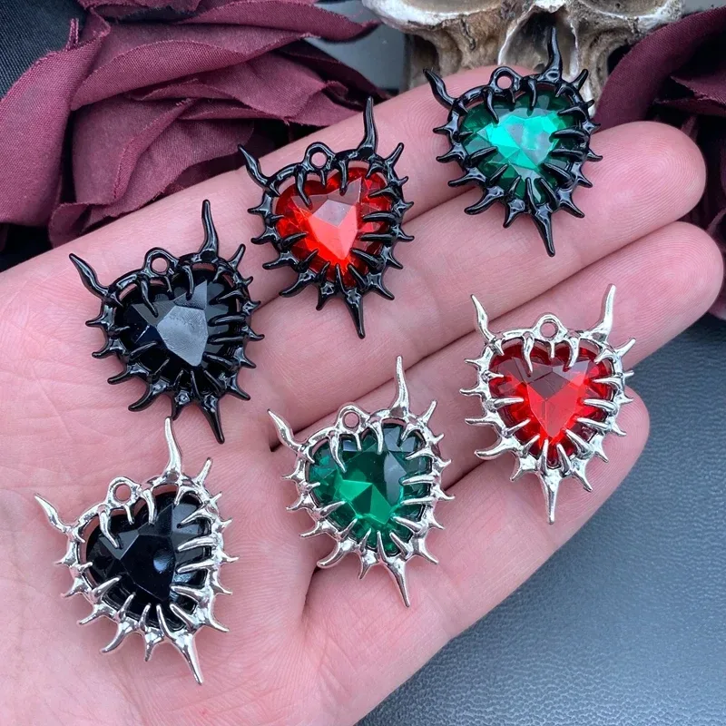 4 Stück Gothic Dorn Herz Charms Spiky Burning Heart Anhänger Punk Halskette Ohrring DIY Dornen Charms Schmuck Handwerk Herstellung