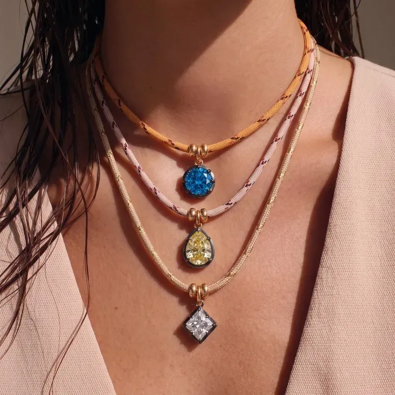 Boho Mehrschichtige Edelstein-Kettenkette Rosa Blau Lila Kristallanhänger DIY 18k Goldfarben-Beständiges Kupfer Urlaubsschmuck
