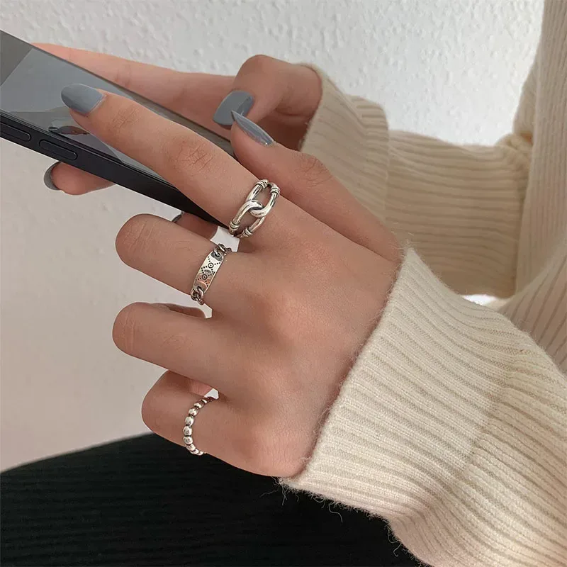 925er Silberfarbene neue, vielseitige, schlichte Wellen-Lichtform-Ringe ? Trendiger Paarschmuck für Dropshipping