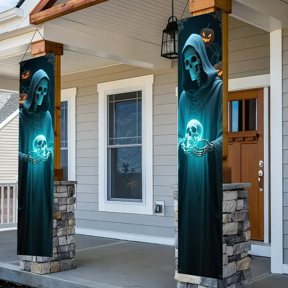 Ein Paar dekorative Halloween-Banner aus Polyester, bestehend aus einem Totenkopffiguren-Design und Tür- und Wanddekorationen