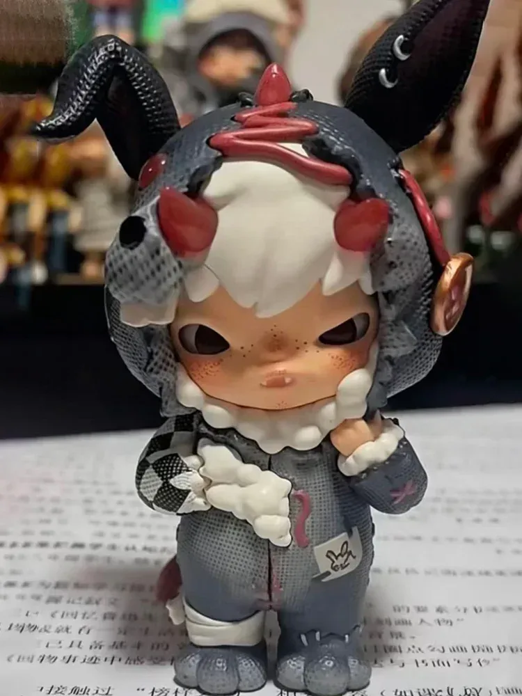 Auf Lager POPMART Hirono THE ATTIC OF ODDITIES Serie Figur Blind Box Niedlicher Killer-Hase Mystery Box Spielzeug Buny Labubu Halloween