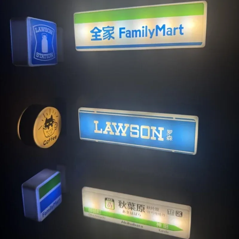 Magnetischer Family Mart Hand-Touch-LED-Kühlschrankaufkleber Lawson Convenience Store Leuchtender USB-Kühlschrankaufkleber Heimdekoration