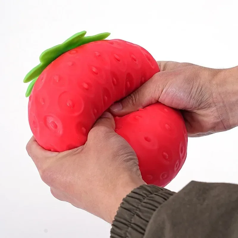 Riesiges Erdbeer-Squishy-Spielzeug, extra große Größe, Erdbeer-Fidget-Spielzeug, langsam aufsteigender, formbarer Entspannungsball für Erwachsene, Freunde, Geschenke