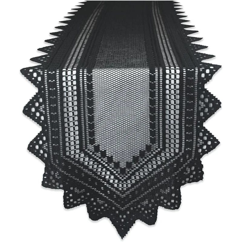 Eine Vintage-Tischdecke mit schwarzer Spitze, gotische Halloween-Dekoration, Tischdecke