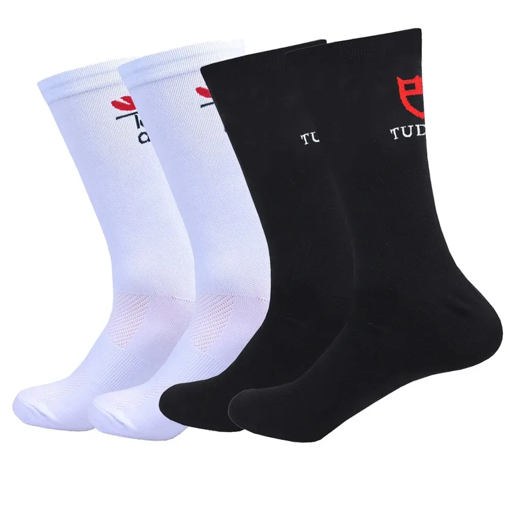 NEU 2026 TUOR UAE Radsocken für Herren und Damen ? Atmungsaktive, schnell trocknende Outdoor-Socken für Fußball, Laufen und Radfahren