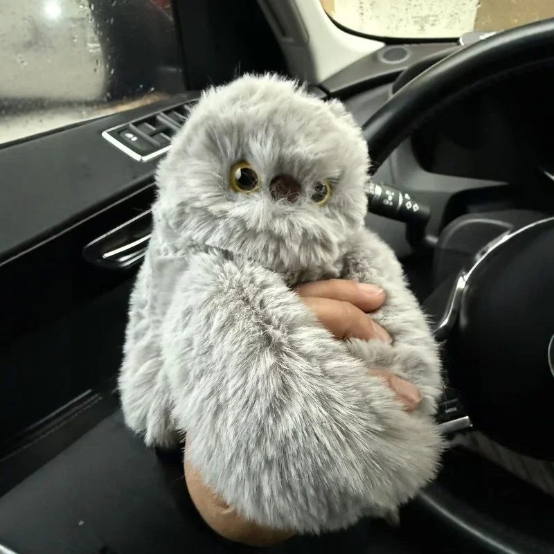 Mirumi Schüchterne Eule Plüschtier, singend, drehbare Haltung, flauschiges Stofftier, Taschenanhänger, Auto-Ornament, weiche Heimdekoration für Erwachsene