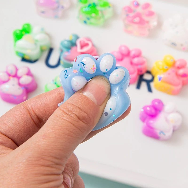 10er-Pack Mini Süße Katzenpfoten Plüsch-Quetschfiguren Bunt für Halloween & Weihnachtsfeiern ? Stressabbau-Füller im Cartoon-Stil