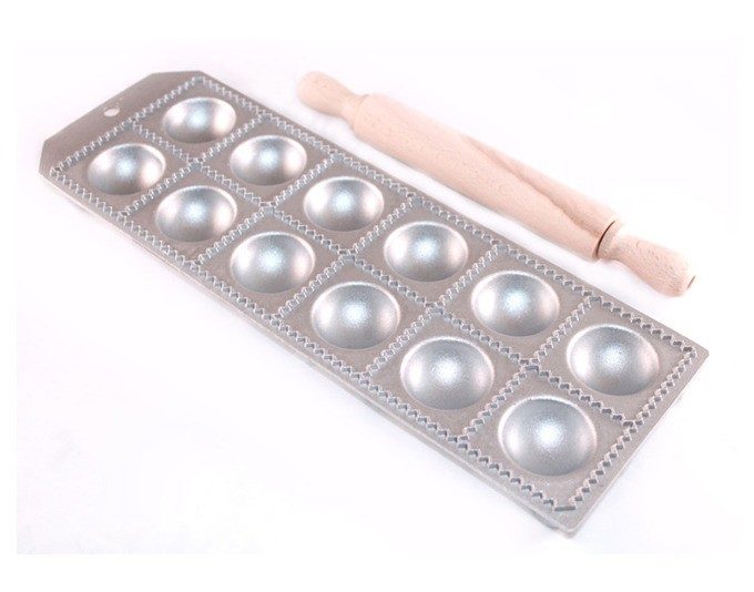 Ravioliformer für 12 Raviolis