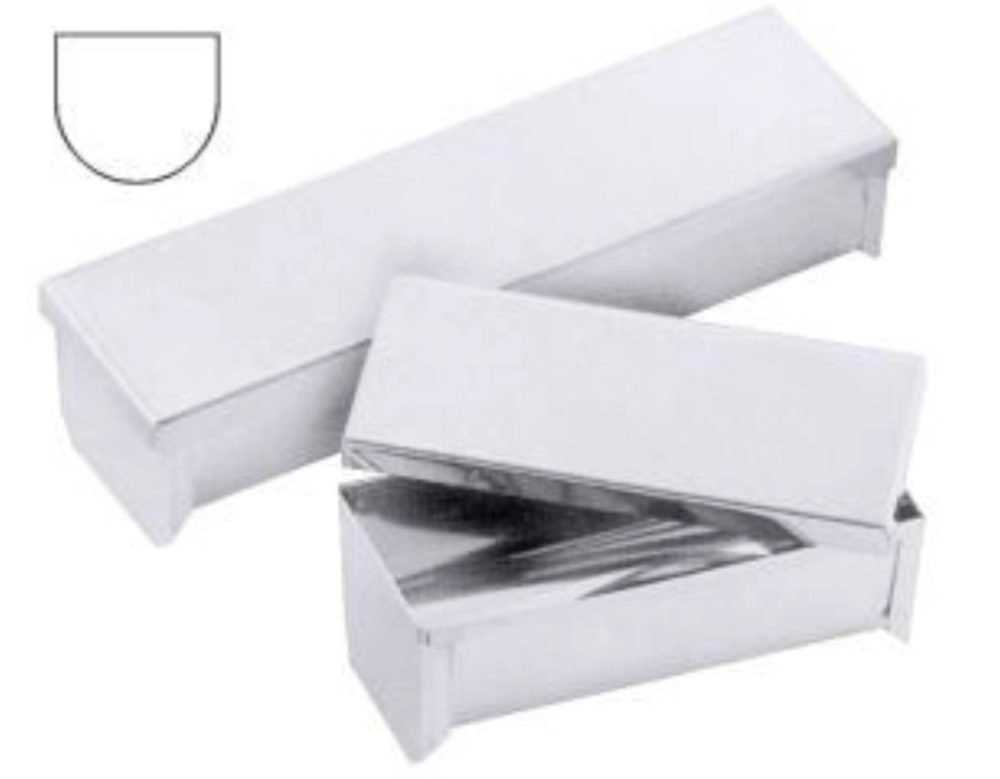 Terrinenform halbrund B: 7.5cm H: 7cm L: 38cm
