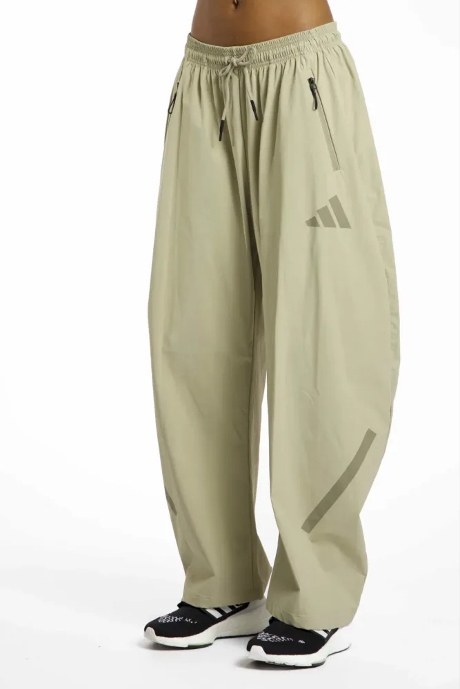 adidas Z.N.E. Woven Damen Trainerhose Beige, Damen, Größe: M