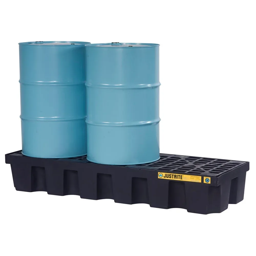 Justrite® Auffangwanne aus 100 % Recycling-Kunststoff, für 3x 200-Liter-Fässer, Auffangvolumen 284 l, schwarz