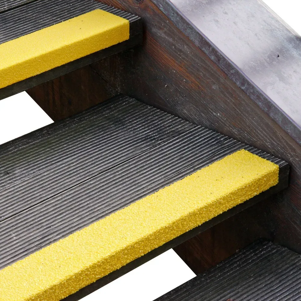 Mehlhose Treppenkantenprofil aus GFK Medium, gelb, Länge 1.000 mm