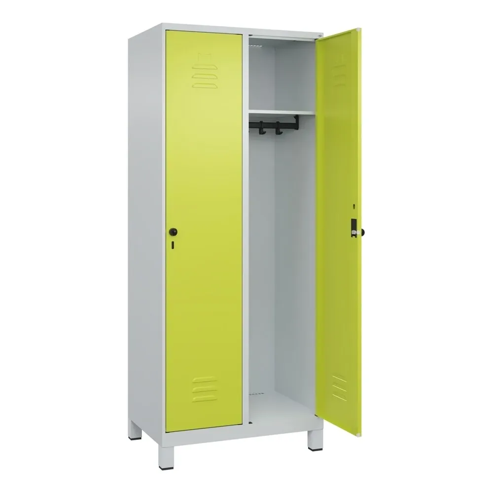 C+P Spind Classic PLUS, Füsse, 2 Abteile, HxBxT 1.950 x 800 x 500 mm, lichtgrau, clowngrün, für Vorhängeschloss, ohne Mitteltrennwand