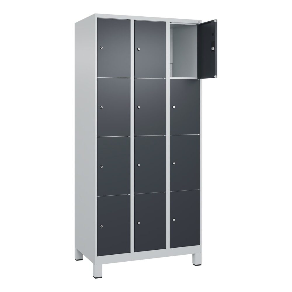 C+P Schliessfachschrank Classic PLUS, Füsse, 3 Abteile, HxBxT 1.950 x 900 x 500 mm, lichtgrau, anthrazitgrau, 12 Fächer, Zylinderschloss