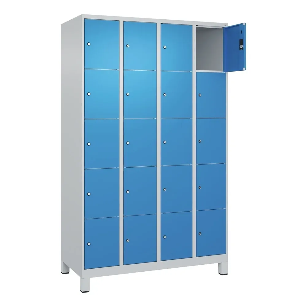 5er-Schließfachschrank Classic PLUS, 4 Abteile, lichtgrau / lichtblau, B 1200 mm, 20 Fächer, mit Füßen C+P