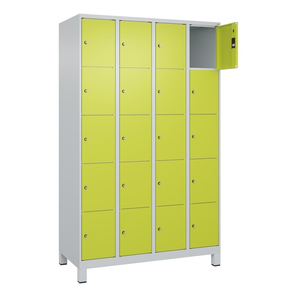 C+P Schliessfachschrank Classic PLUS, Füsse, 4 Abteile, HxBxT 1.950 x 1.200 x 500 mm, lichtgrau, clowngrün, 20 Fächer, Zylinderschloss