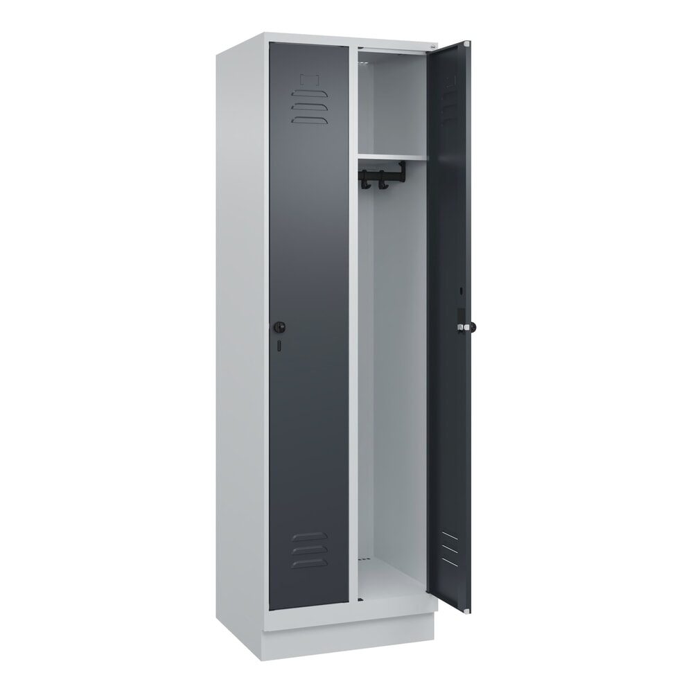 C+P Spind Classic PLUS, Sockel, 2 Abteile, HxBxT 1.950 x 600 x 500 mm, lichtgrau, anthrazitgrau, für Vorhängeschloss, ohne Mitteltrennwand
