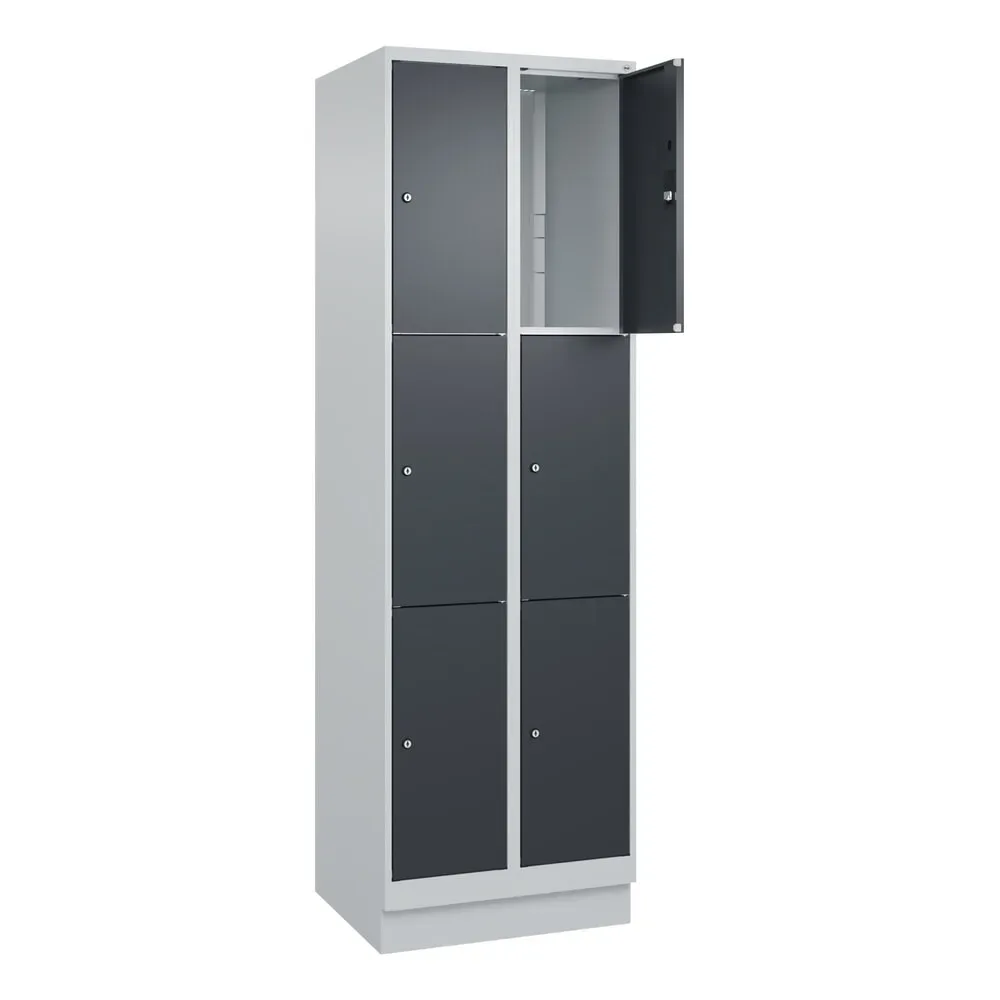 3er-Schließfachschrank Classic PLUS, 2 Abteile, lichtgrau / grau, B 600 mm, 6 Fächer, mit Bodensockel C+P