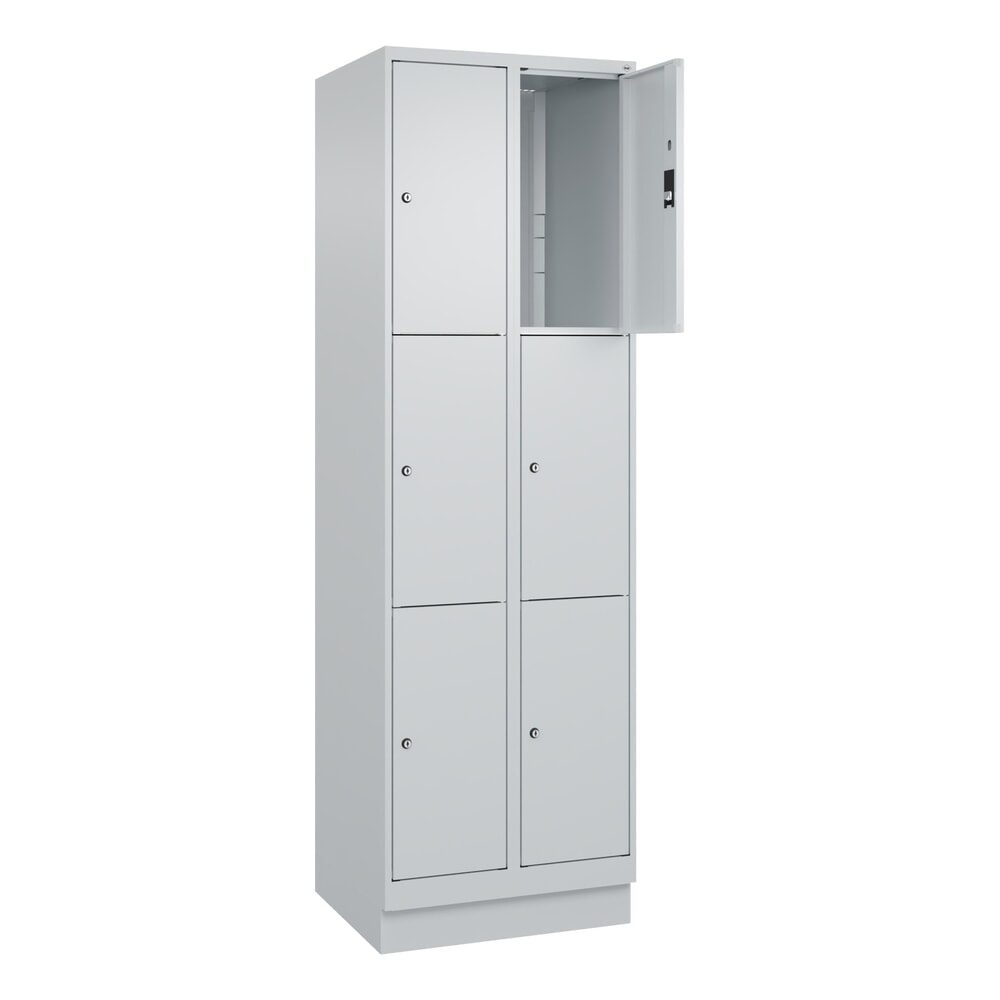 3er-Schließfachschrank Classic PLUS, 2 Abteile, lichtgrau, B 600 mm, 6 Fächer, mit Bodensockel C+P