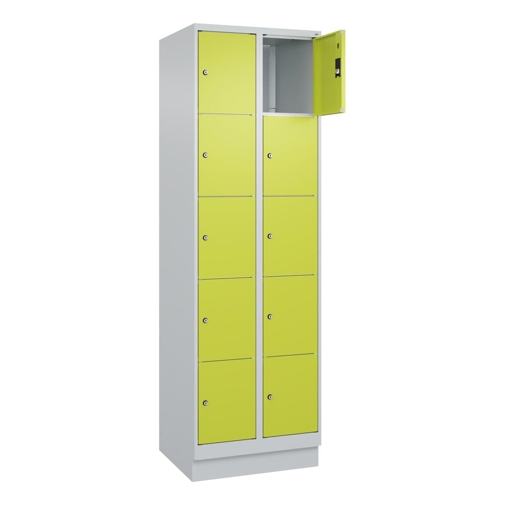 C+P Schliessfachschrank Classic PLUS, Sockel, 2 Abteile, HxBxT 1.950 x 600 x 500 mm, lichtgrau, clowngrün, 10 Fächer, Zylinderschloss