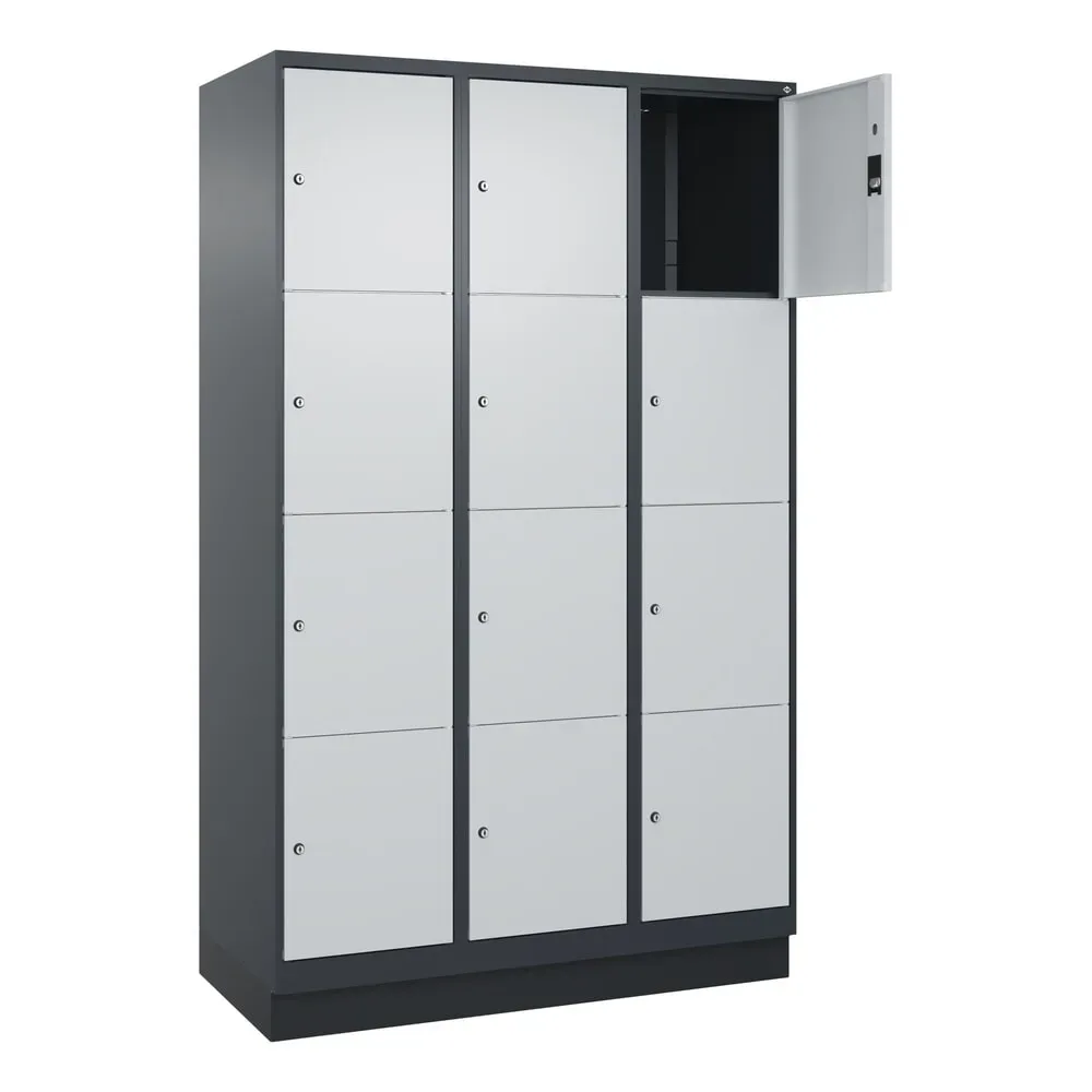 C+P Schliessfachschrank Classic PLUS, Sockel, 3 Abteile, HxBxT 1.950 x 1.200 x 500 mm, anthrazitgrau, lichtgrau, 12 Fächer, Zylinderschloss