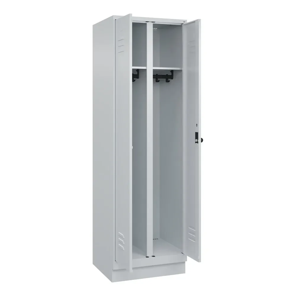 Schwarz-Weiß-Spind Classic PLUS, Trennwand mittig, 1 Abteil, lichtgrau, HxB 1950 x 600 mm, mit Bodensockel, Drehriegel C+P