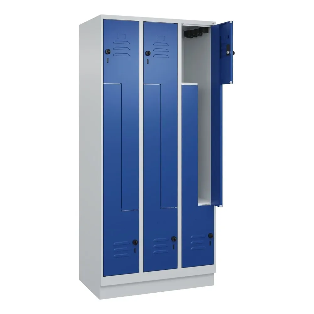 Z-Spind Classic PLUS, 3 Abteile, lichtgrau / enzianblau, B 900 mm, mit Bodensockel, Drehriegel C+P