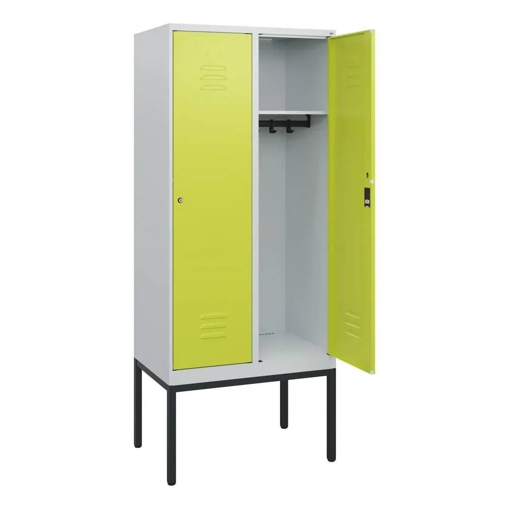 C+P Spind Classic PLUS, Gestell, 2 Abteile, HxBxT 1.950 x 800 x 500 mm, lichtgrau, clowngrün, Zylinderschloss, ohne Mitteltrennwand