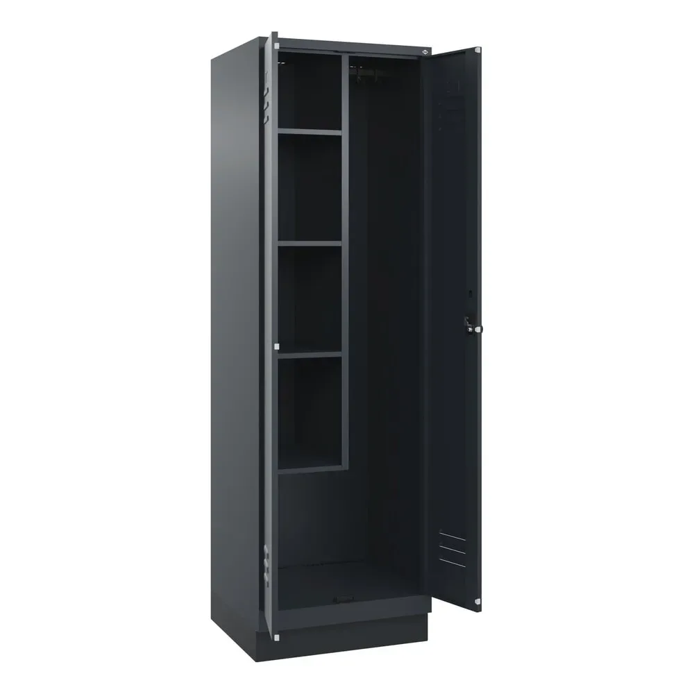 Putzmittelspind Classic PLUS, 1 Abteil, Trennwand mittig, verkürzt, grau, B 600 mm, mit Bodensockel, Drehriegel C+P