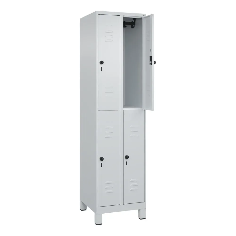 C+P Doppelstock-Spind Classic PLUS, Füsse, 2 Abteile, HxBxT 1.950 x 500 x 500 mm, lichtgrau, lichtgrau, 4 Fächer, für Vorhängeschloss