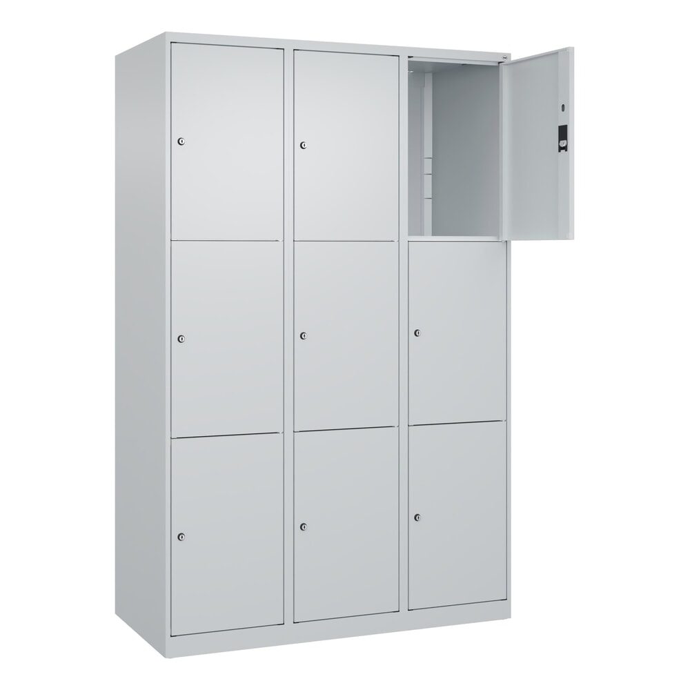 3er-Schließfachschrank Classic PLUS, 3 Abteile, lichtgrau, B 1200 mm, 9 Fächer, mit Bodengleitern C+P