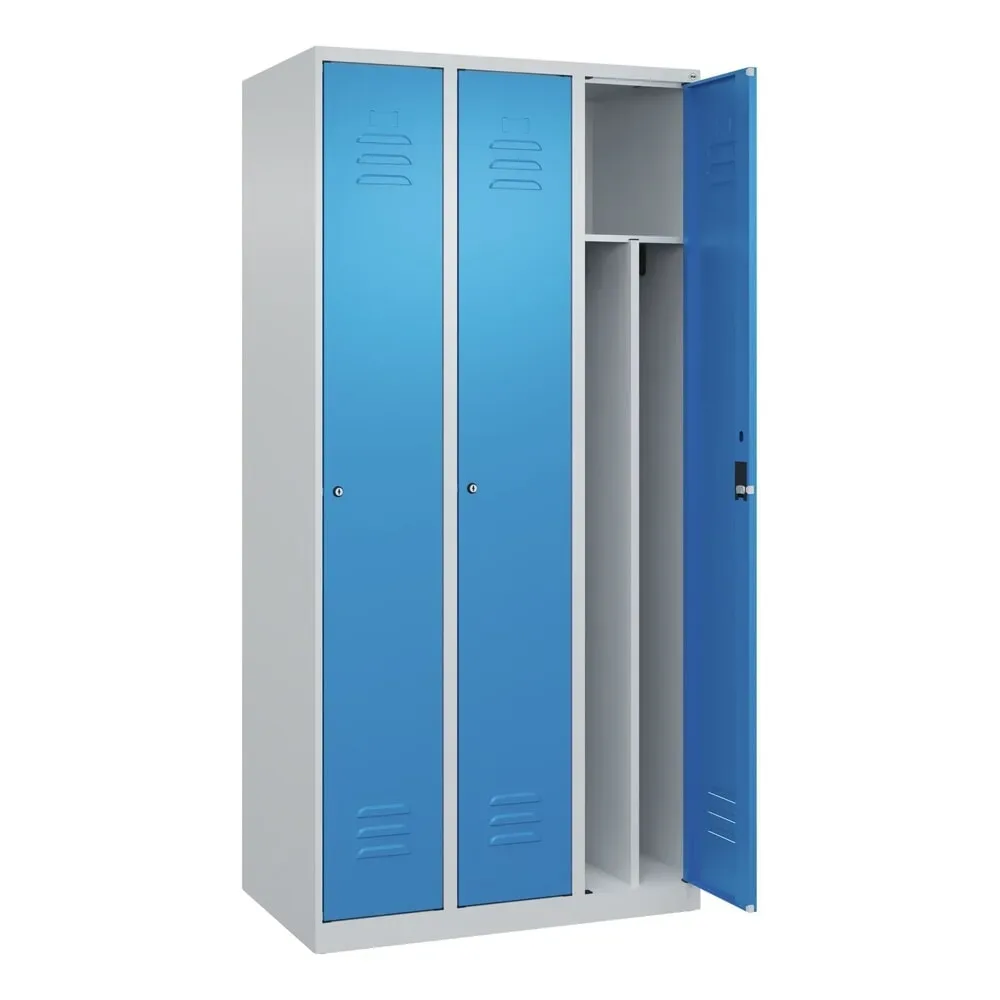 C+P Schwarz-Weiß-Spind Classic PLUS, schmal, 3 Abteile, verkürzte Trennwand mittig, lichtgrau / lichtblau, B 900 mm, mit Bodengleitern, Zylinderschloss,