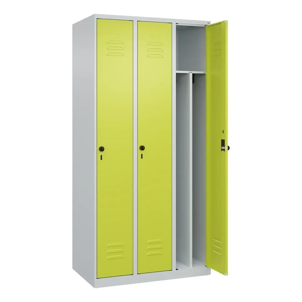 C+P Spind Classic PLUS, 3 Abteile, HxBxT 1.850 x 900 x 500 mm, lichtgrau, clowngrün, für Vorhängeschloss, mit Mitteltrennwand