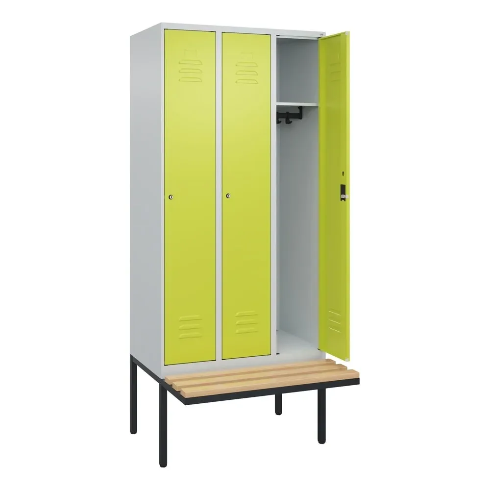 C+P Spind Classic PLUS, 3 Abteile, HxBxT 2.120 x 900 x 815 mm, Zylinderschloss, auskragende Bank aus Buche, lichtgrau, clowngrün
