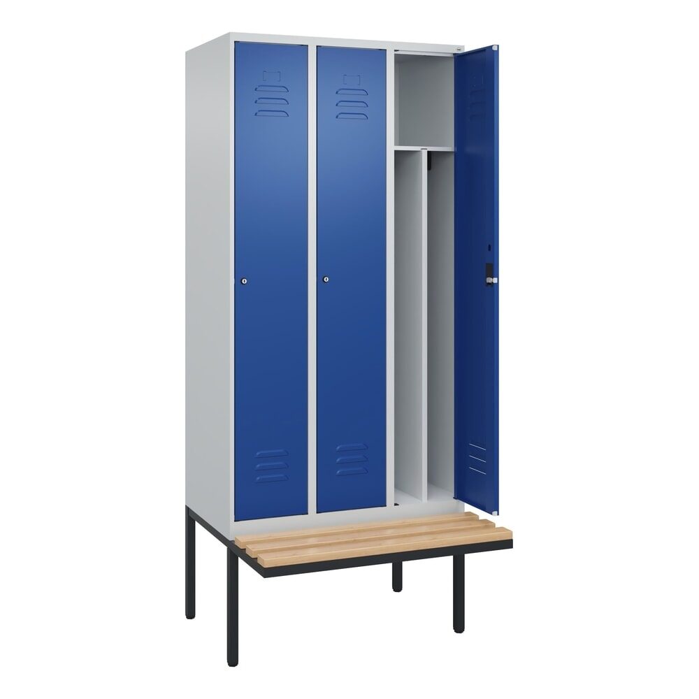 C+P Spind Classic PLUS, 3 Abteile, Trennwand, HxBxT 2.120 x 900 x 815 mm, Zylinderschloss, auskragende Bank aus Buche, lichtgrau, enzianblau