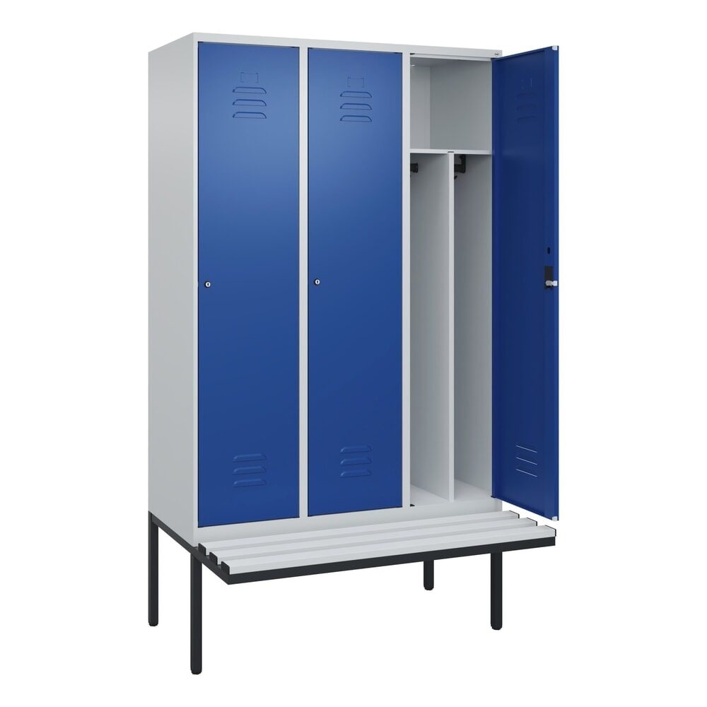 C+P Spind Classic PLUS, 3 Abteile, Trennwand, HxBxT 2.120 x 1.200 x 815 mm, Zylinderschloss, auskragende Bank aus Kunststoff, lichtgrau, enzianblau