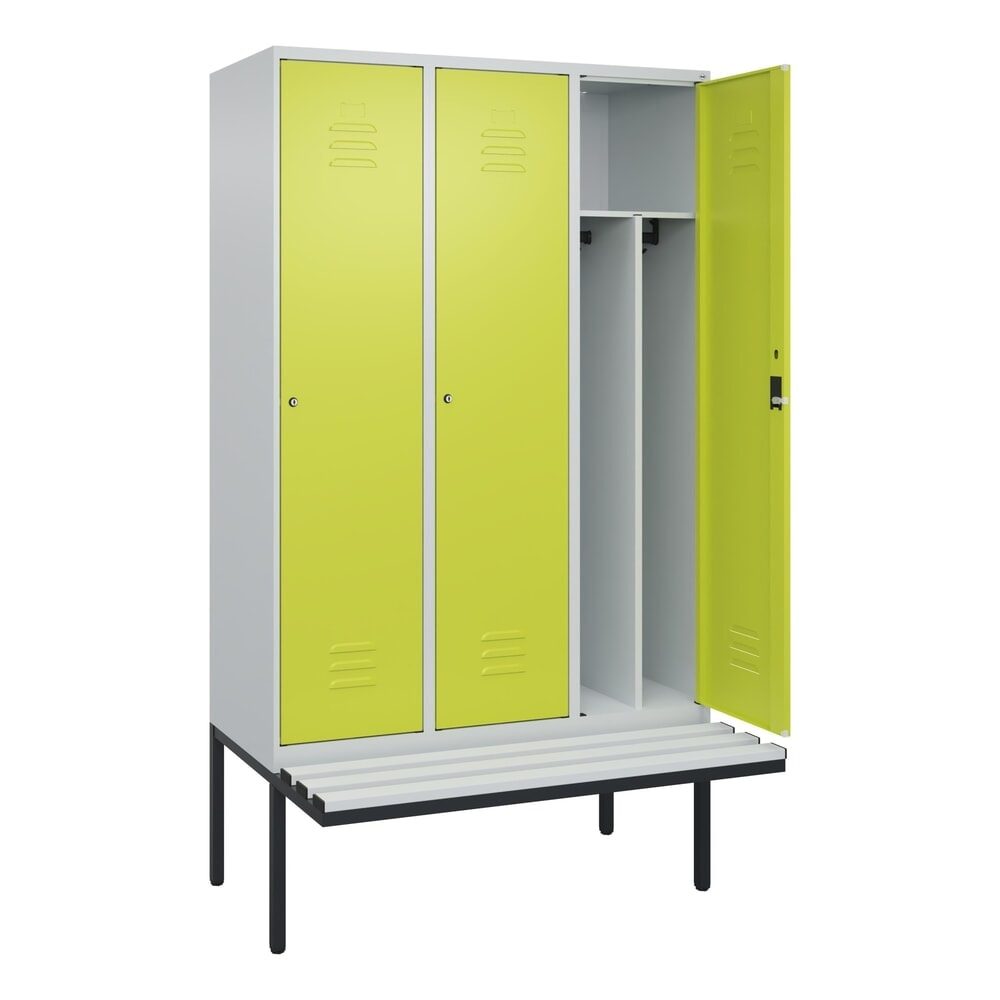 C+P Spind Classic PLUS, 3 Abteile, Trennwand, HxBxT 2.120 x 1.200 x 815 mm, Zylinderschloss, auskragende Bank aus Kunststoff, lichtgrau, clowngrün