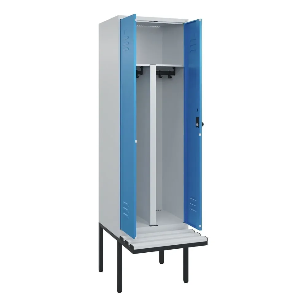 C+P PSA Doppel-Spind Classic PLUS, 2 Abteile, HxBxT 2.120 x 600 x 815 mm, für Vorhängeschloss, auskragende Bank aus Kunststoff, lichtgrau, lichtblau