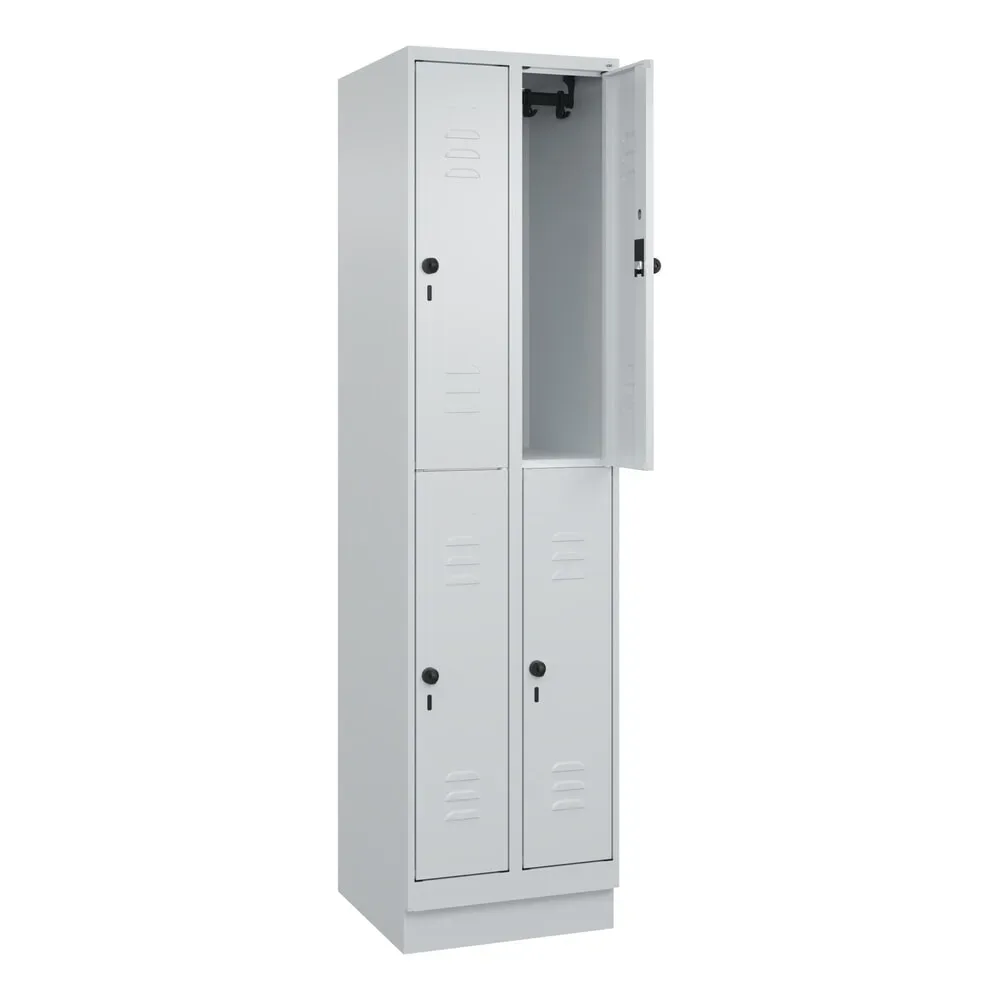 C+P Doppelstock-Spind Classic PLUS, Sockel, 2 Abteile, HxBxT 1.950 x 500 x 500 mm, lichtgrau, lichtgrau, 4 Fächer, für Vorhängeschloss