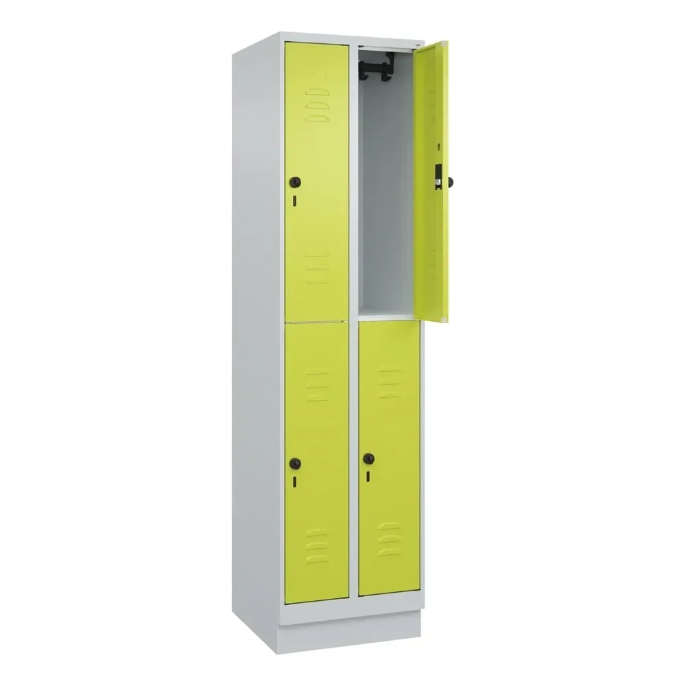 C+P Doppelstock-Spind Classic PLUS, Sockel, 2 Abteile, HxBxT 1.950 x 500 x 500 mm, lichtgrau, clowngrün, 4 Fächer, für Vorhängeschloss