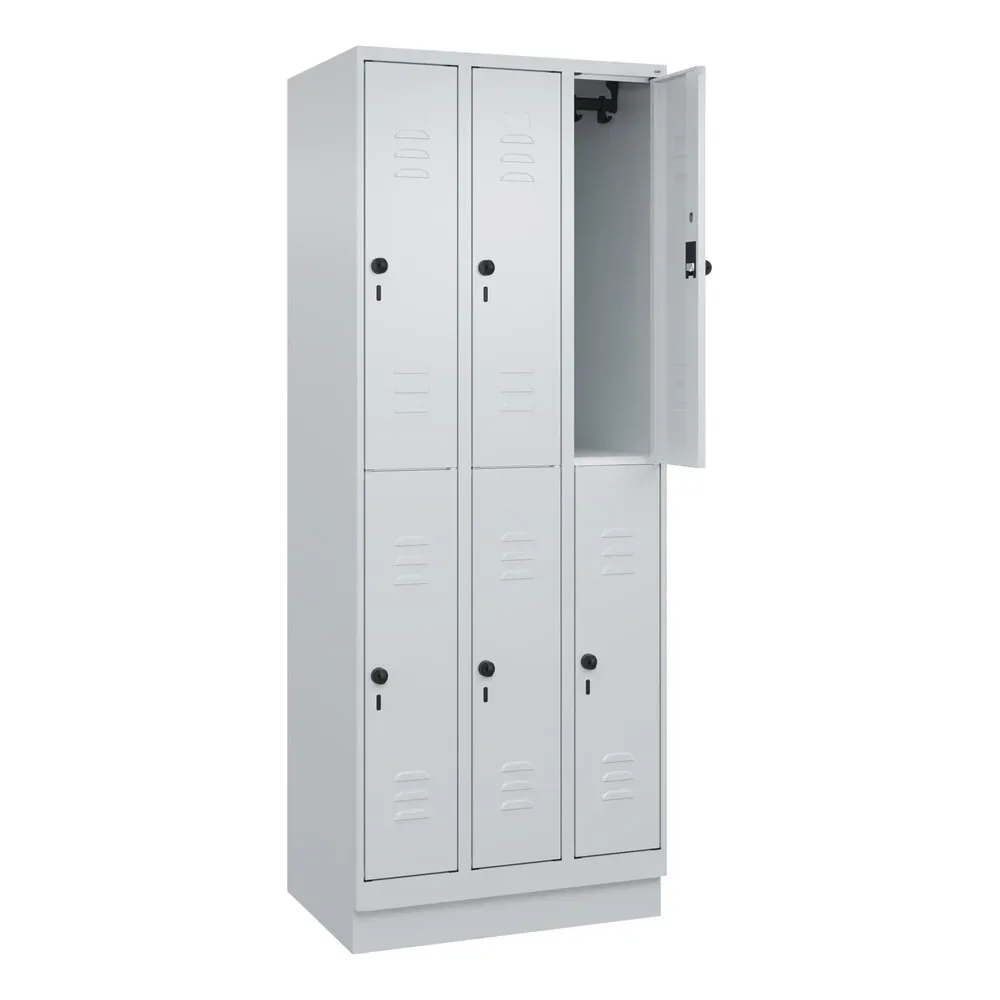 C+P Doppelstock-Spind Classic PLUS, Sockel, 3 Abteile, HxBxT 1.950 x 750 x 500 mm, lichtgrau, lichtgrau, 6 Fächer, für Vorhängeschloss