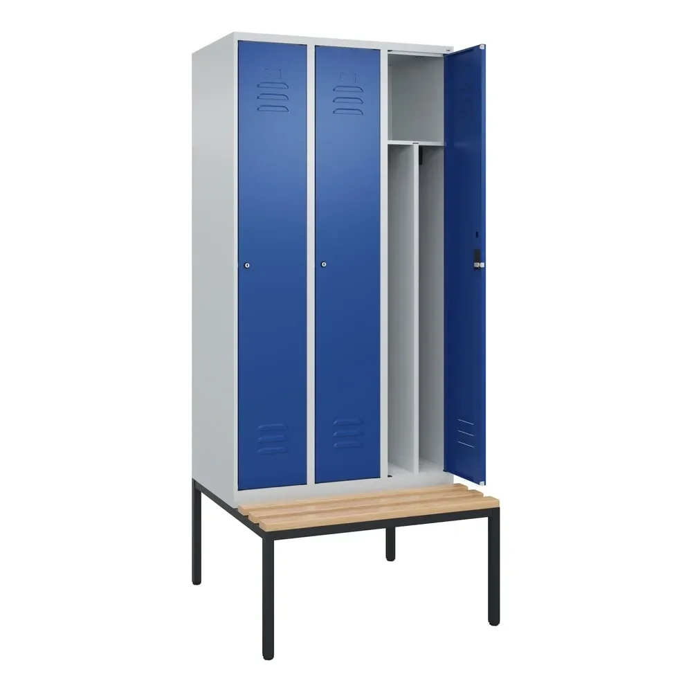 C+P Schwarz-Weiß-Spind Classic PLUS Sitzbank, schmal, 3 Abteile, verkürzte Trennwand mittig, lichtgrau / enzianblau, B 900 mm, Zylinderschloss,
