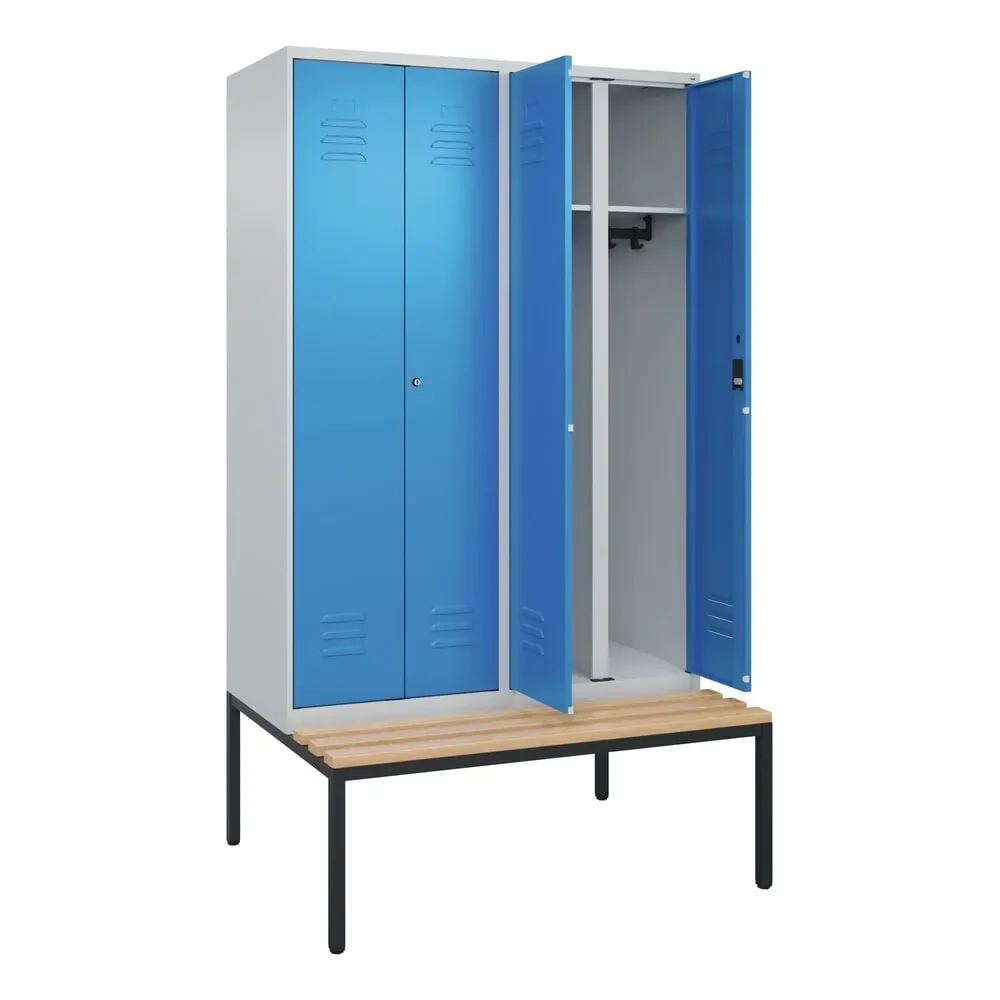 C+P Schwarz-Weiß-Spind Classic PLUS Sitzbank, Trennwand mittig, 2 Abteile, lichtgrau / lichtblau, B 1200 mm, Zylinderschloss, untergebaut, Buche-Hartholz