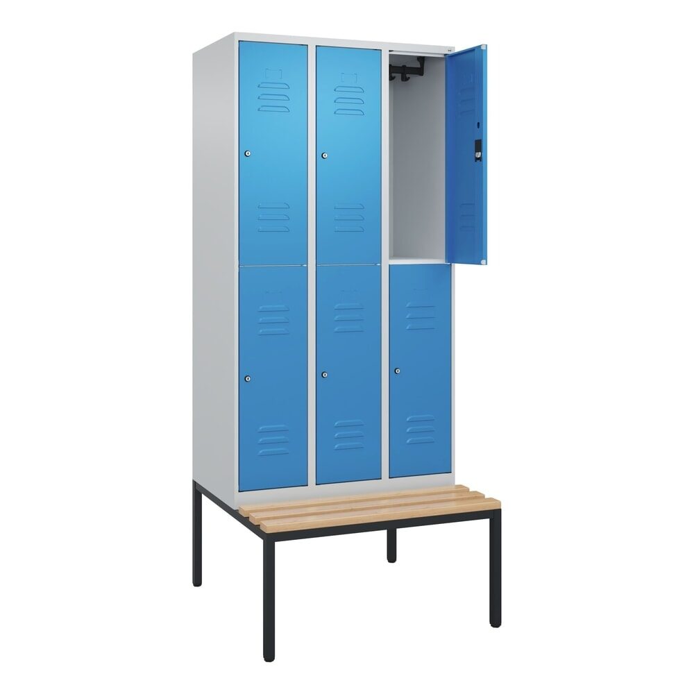 Doppelstock-Spind Classic PLUS Sitzbank, 3 Abteile, lichtgrau / lichtblau, B 900 mm, Zylinderschloss, untergebaut, Buche-Hartholz C+P