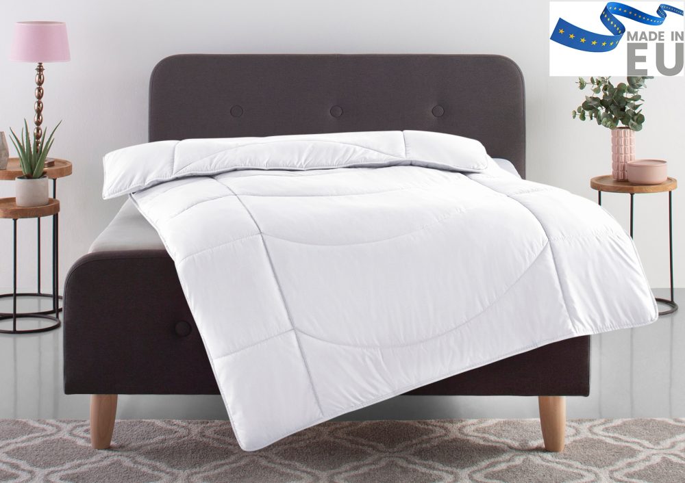 Microfaserbettdecke, »Microlux«, Traumecht, Füllung: Polyester, Bezug: *Von Testschläfern im Juni 2013 mit »GUT« (1,8) bewertet (getestet wurde das 4-Jahreszeiten-Bett in der Grösse 135/200), kochfest bis 95 °C, zum Spitzenpreis!