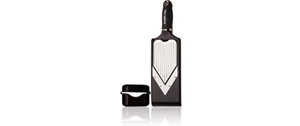 Microplane V-Gemüsehobel Slicer; 35.5x10.2x3.5 cm (LxBxH); schwarz