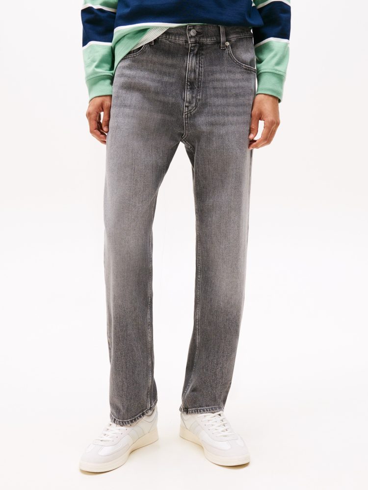 Tommy Jeans 5-Pocket-Jeans »Sonny Regular Tapered«, mit dezenter Waschung